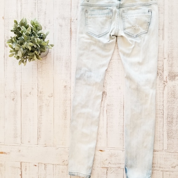 Free People Bleach Distressed Skinny Jeans - Picture 2 of 8
